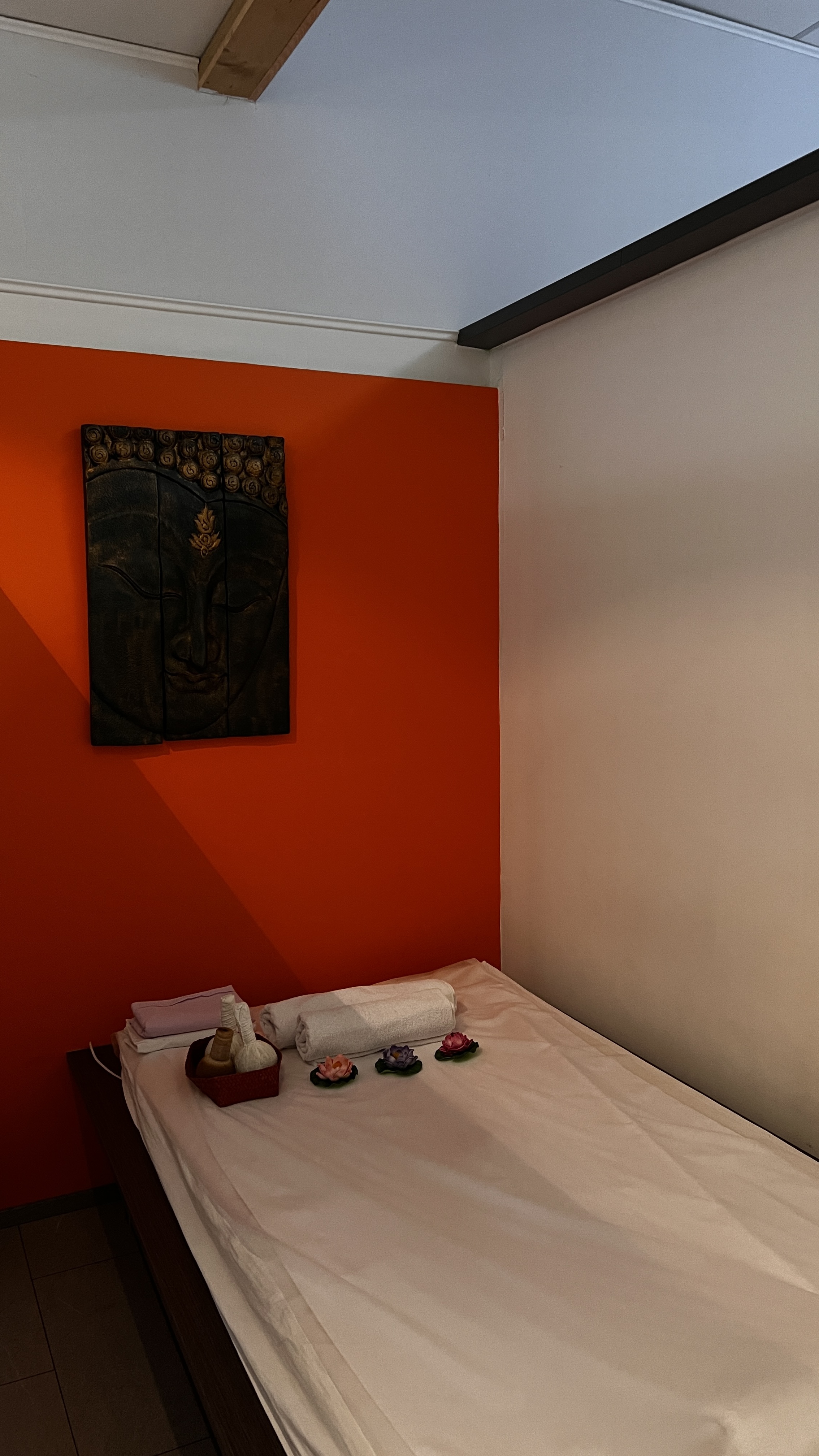 Masaža hrbta in ramen – Ubon Thai Ljubljana